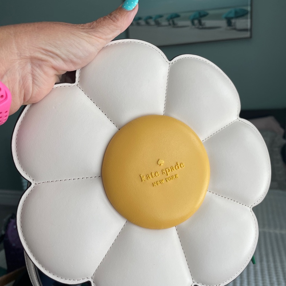 Kate Spade Cream 3d Daisy Daytripper Crossbody Bag - Picture 8 of 8